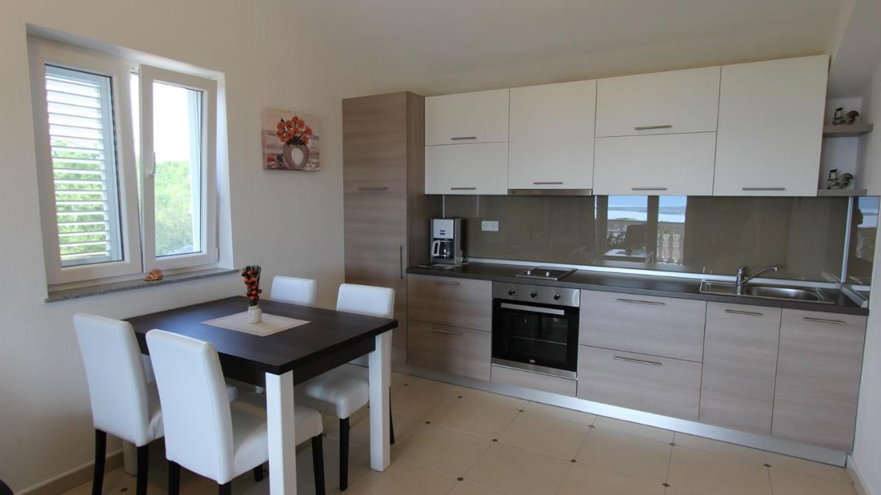 Apartments Jela Sveti Vid-Miholjice Esterno foto